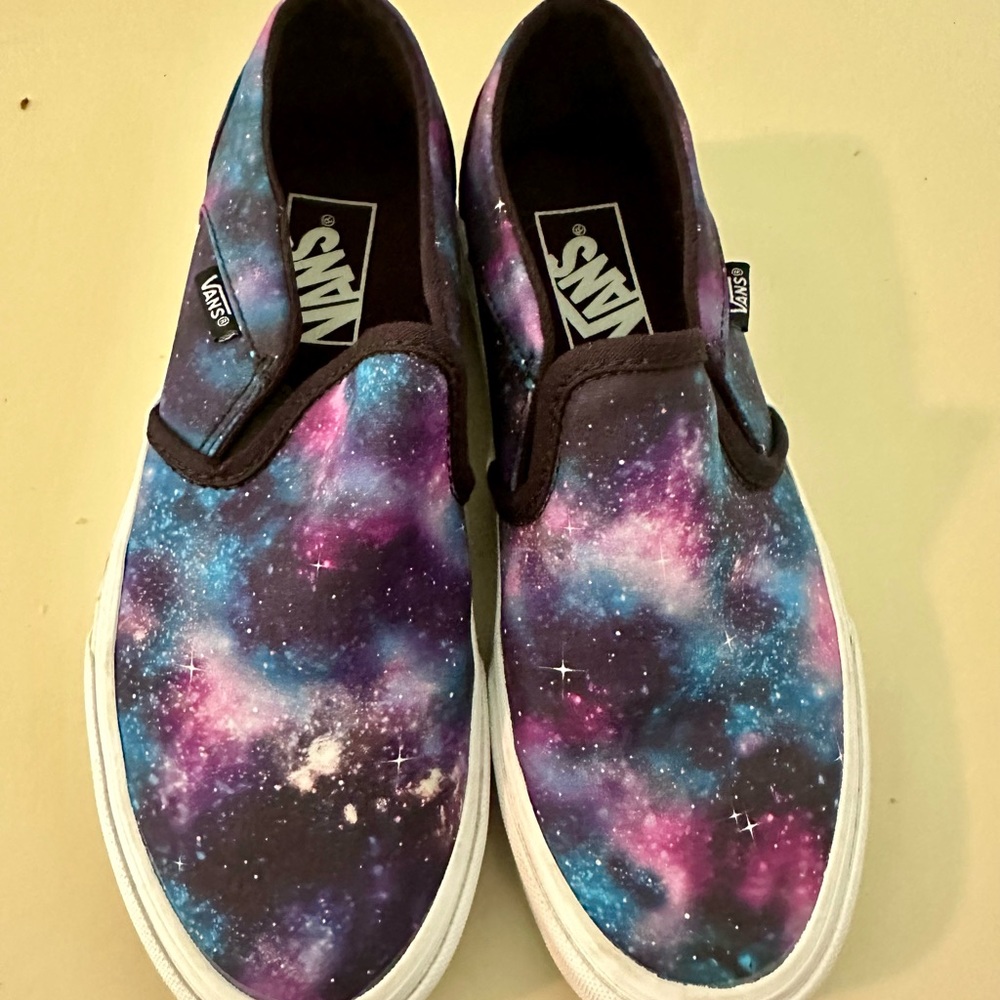 Women’s Classic slide on Vans galaxy print sz 7 like new
